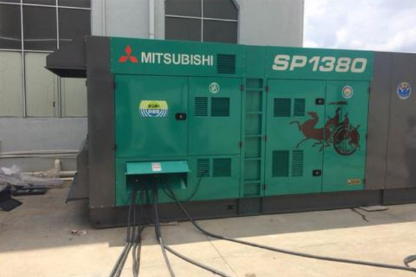 江南为什么有些柴油发电机组的输出电压可以调节？