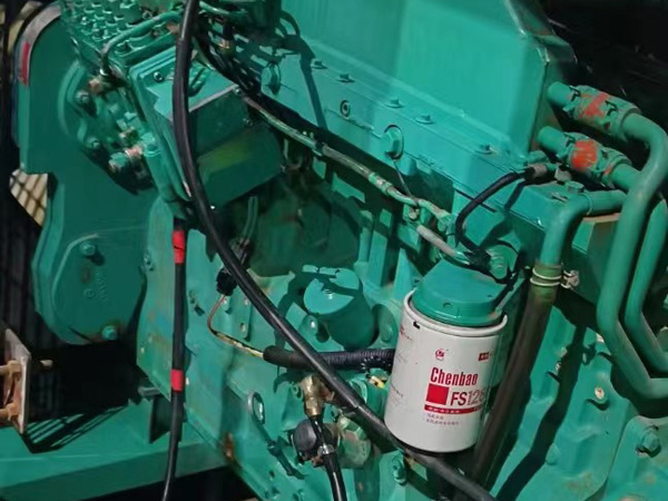 江南如何确定新的发电机组控制系统是否与原系统兼容？